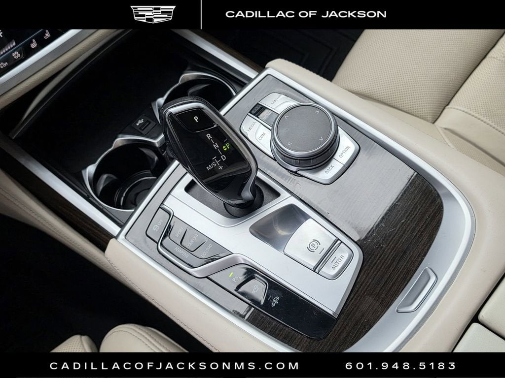 2022 BMW 7 Series 740i