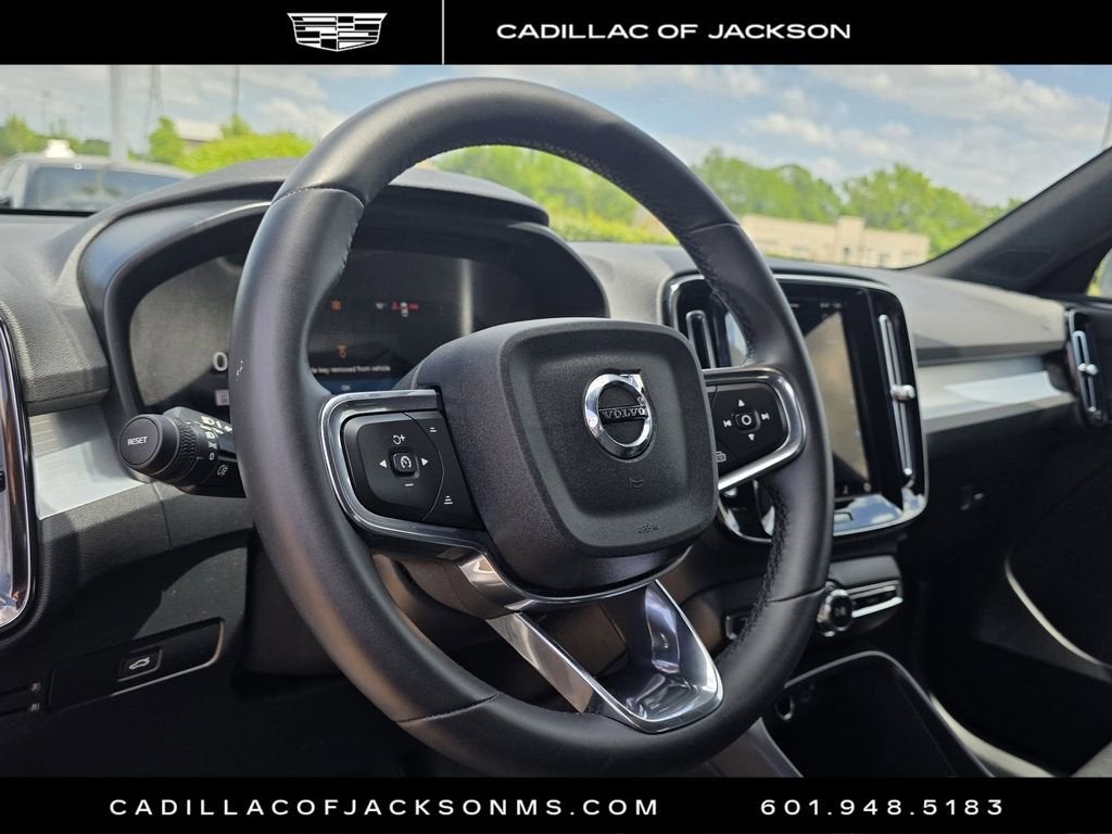 2024 Volvo XC40 Core Bright Theme