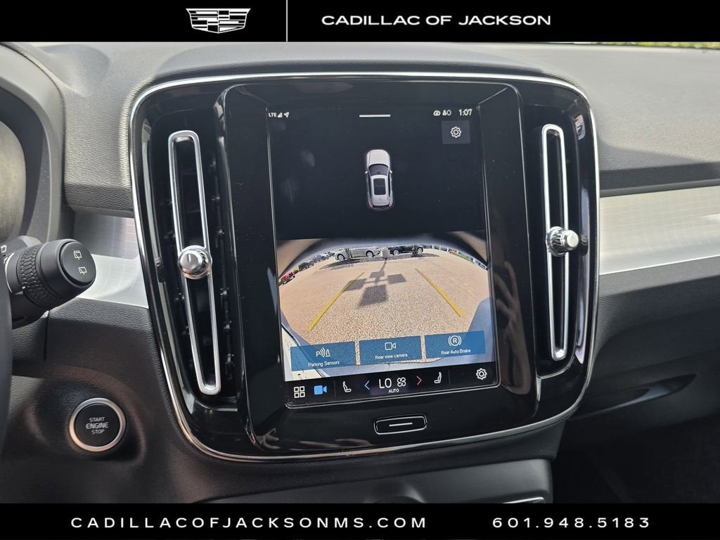 2024 Volvo XC40 Core Bright Theme