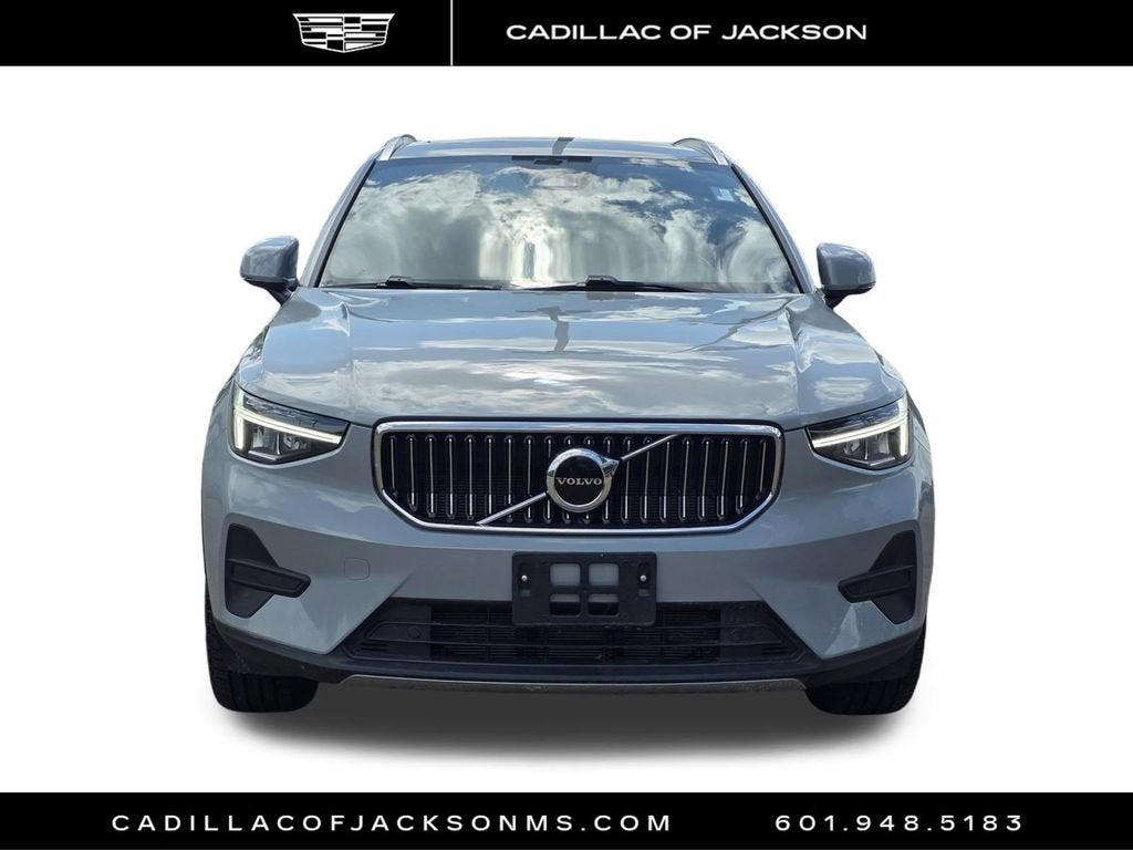 2024 Volvo XC40 Core Bright Theme