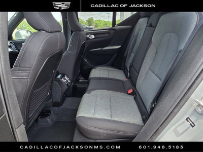 2024 Volvo XC40 Core Bright Theme