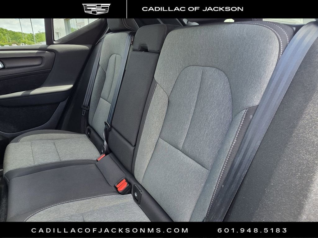 2024 Volvo XC40 Core Bright Theme