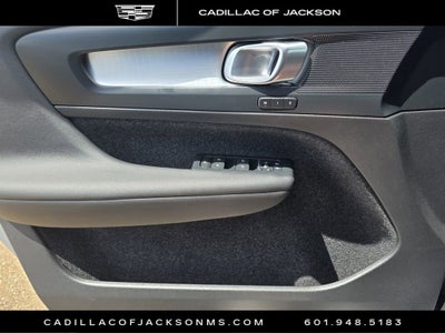 2024 Volvo XC40 Core Bright Theme