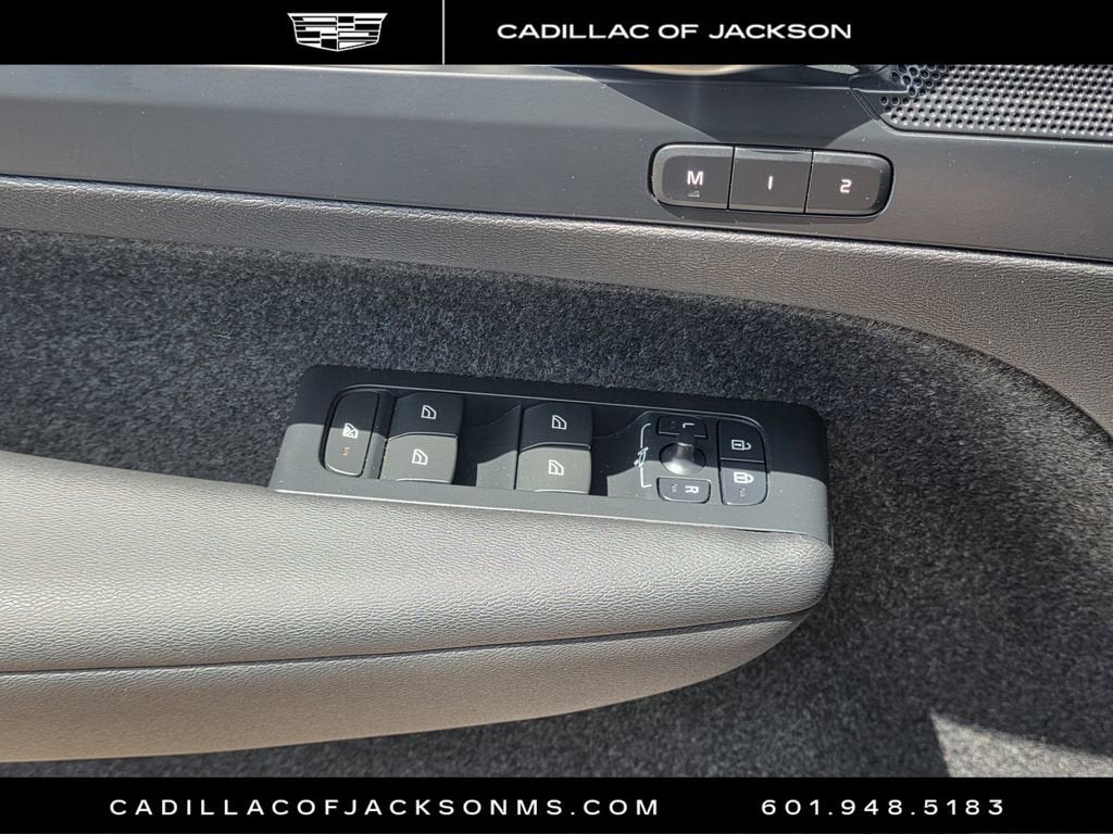 2024 Volvo XC40 Core Bright Theme