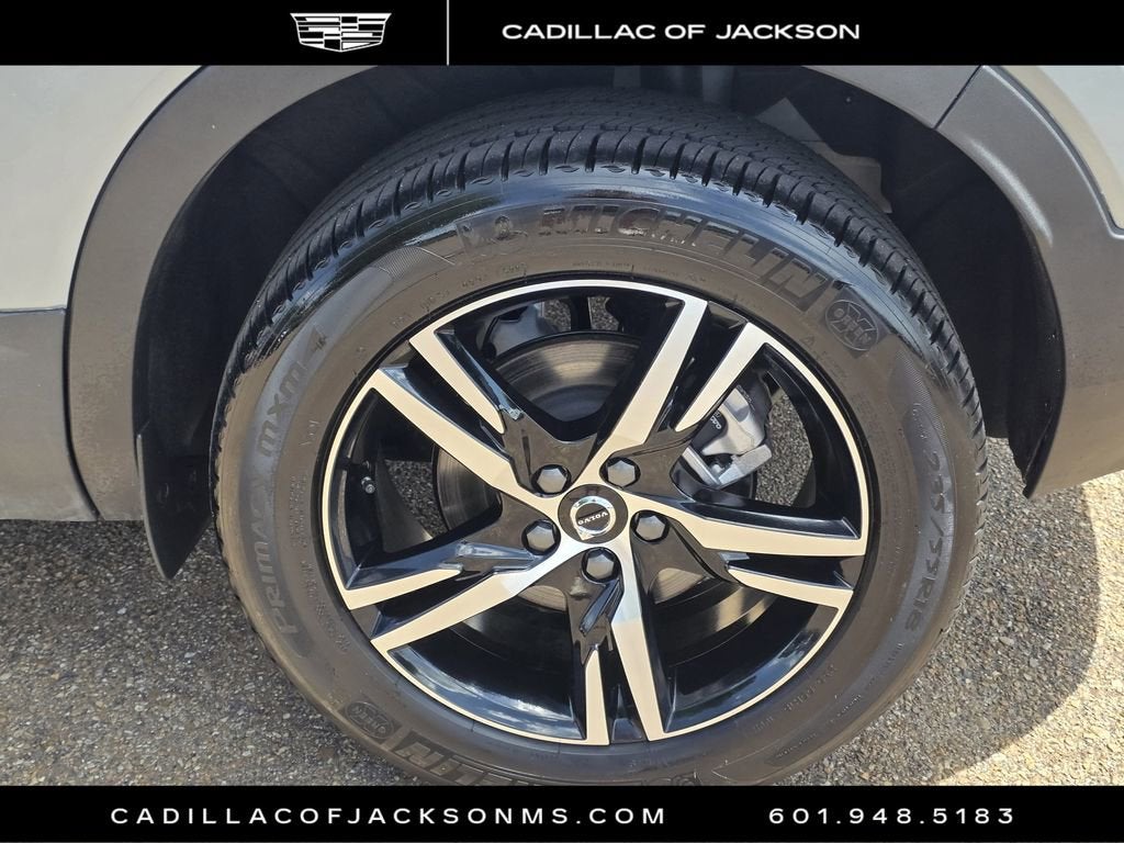 2024 Volvo XC40 Core Bright Theme