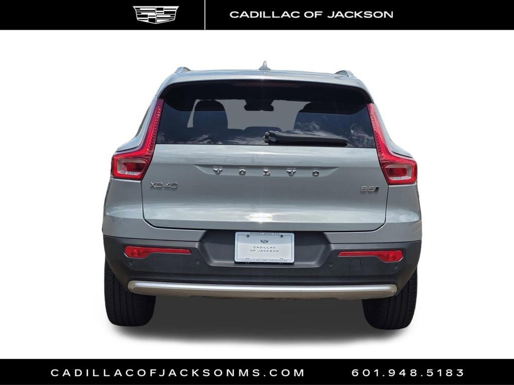 2024 Volvo XC40 Core Bright Theme