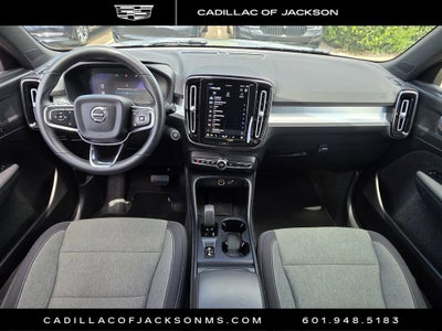 2024 Volvo XC40 Core Bright Theme